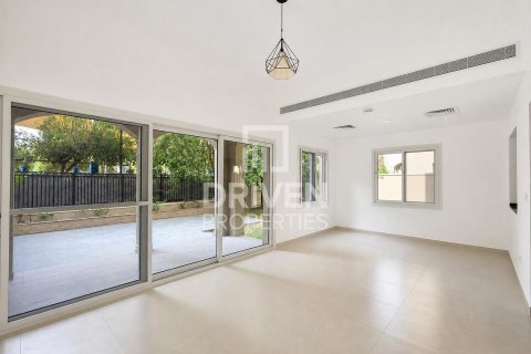 Villa de 3 dormitorios en Bella Casa, UAE No. 223177 6