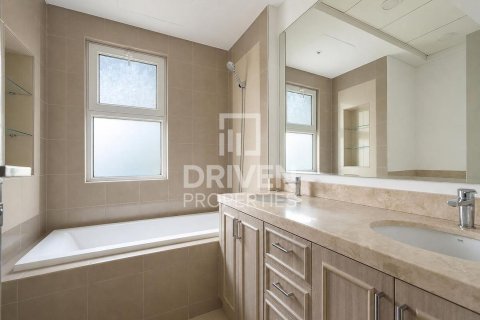 Villa de 3 dormitorios en Bella Casa, UAE No. 223177 18