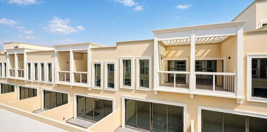 4 bedrooms Townhouse in Dubai, UAE No. 199431