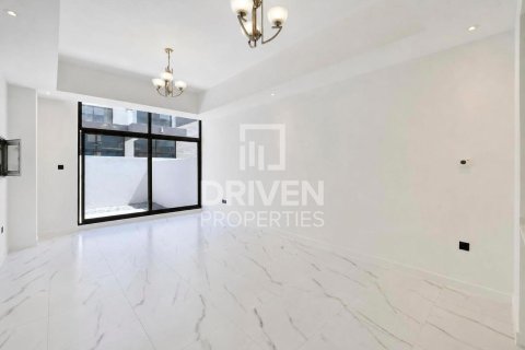 Townhouse de 4 dormitorios en District 11, UAE No. 215113
