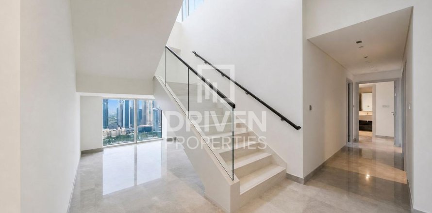 Penthouse de 4 dormitorios en EMAAR Beachfront, UAE No. 223306