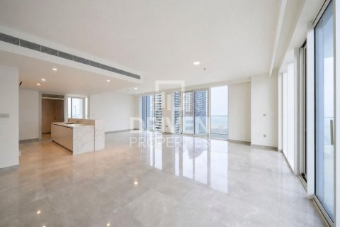 Penthouse de 4 dormitorios en EMAAR Beachfront, UAE No. 223306 3
