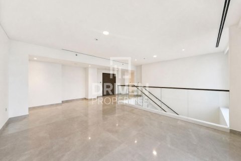 Penthouse de 4 dormitorios en EMAAR Beachfront, UAE No. 223306 10
