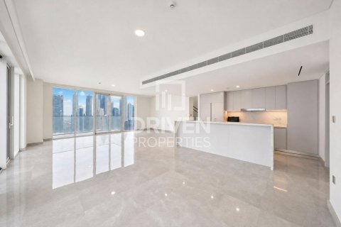 Penthouse de 4 dormitorios en EMAAR Beachfront, UAE No. 223306 6