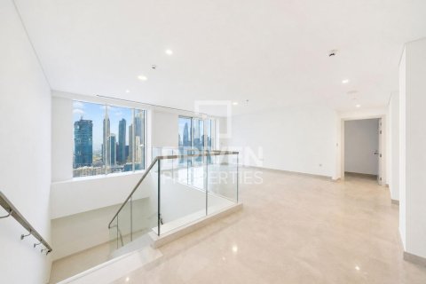Penthouse de 4 dormitorios en EMAAR Beachfront, UAE No. 223306 11