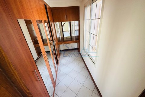 Villa de 4 dormitorios en Umm Suqeim, UAE No. 125625 10