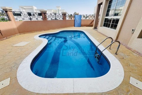Villa de 4 dormitorios en Umm Suqeim, UAE No. 125625 4