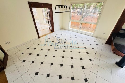 Villa de 4 dormitorios en Umm Suqeim, UAE No. 125625 27