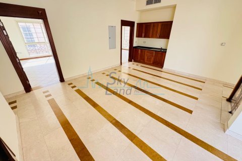 Villa de 4 dormitorios en Umm Suqeim, UAE No. 125625 25