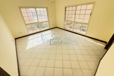 Villa de 4 dormitorios en Umm Suqeim, UAE No. 125625 19