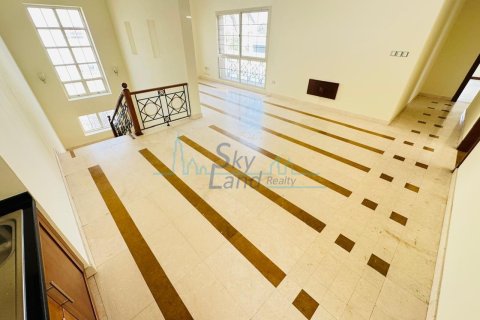 Villa de 4 dormitorios en Umm Suqeim, UAE No. 125625 11