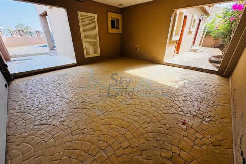 Villa de 4 dormitorios en Umm Suqeim, UAE No. 125625 3