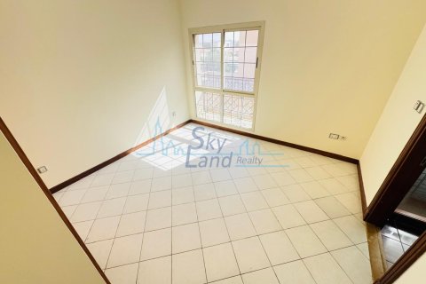 Villa de 4 dormitorios en Umm Suqeim, UAE No. 125625 16