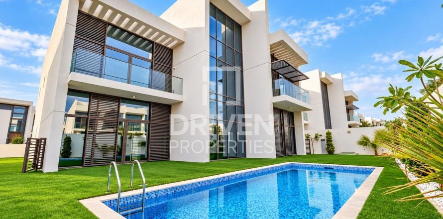 5 غرفة نوم  فيلا في District One, الإمارات العربية المتحدة رقم 226236