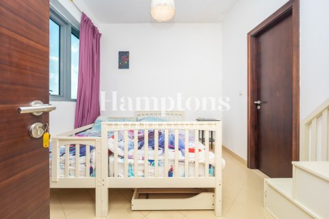 Apartment de 2 dormitorios en The Views 1, UAE No. 222329