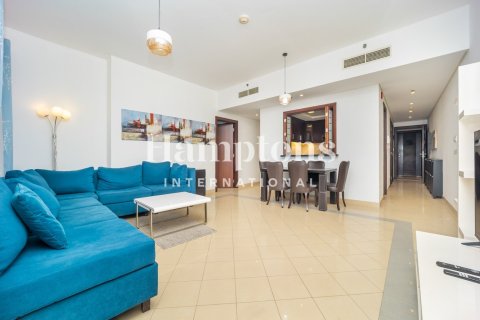 Apartment de 2 dormitorios en The Views 1, UAE No. 222329 15
