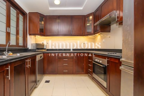 Apartment de 2 dormitorios en The Views 1, UAE No. 222329 12