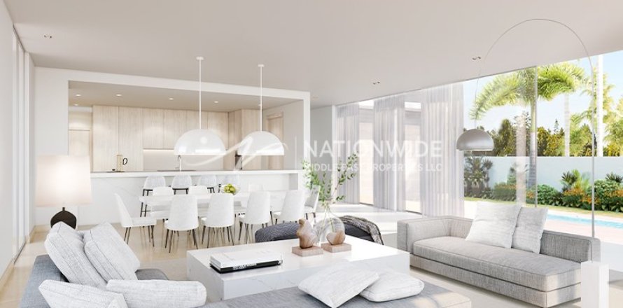 4 bedrooms Villa in Abu Dhabi, UAE No. 105860