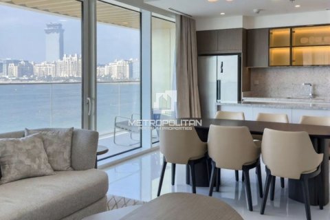 Appartement de 2 chambres à EMAAR Beachfront, UAE No. 130114 9