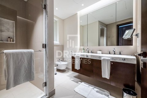 Квартира с 3 спальнями в The Address Residence Fountain Views, ОАЭ №218577 22