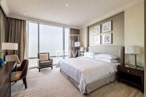 Квартира с 3 спальнями в The Address Residence Fountain Views, ОАЭ №218577 7