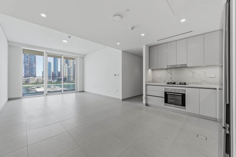 Appartement de 2 chambres à EMAAR Beachfront, UAE No. 197354