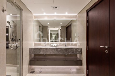 Penthouse de 3 dormitorios en Emirates Crown, UAE No. 163486 9