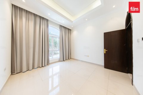 5 bedrooms Villa in Al Barsha, UAE No. 198643 24