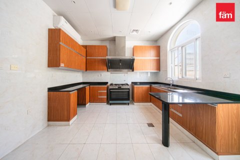 5 bedrooms Villa in Al Barsha, UAE No. 198643 12