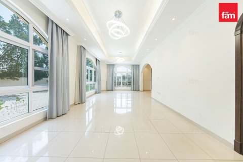 5 bedrooms Villa in Al Barsha, UAE No. 198643 4
