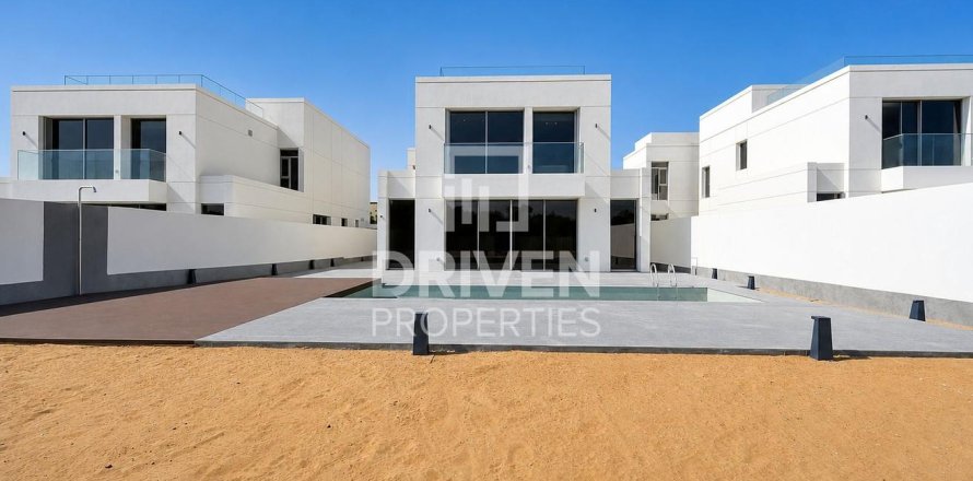Villa de 5 dormitorios en Jumeirah Park, UAE No. 223317