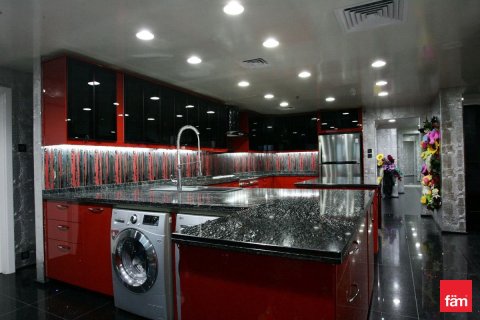 Пентхаус с 4 спальнями в Dubai Sports City, ОАЭ №111457 12