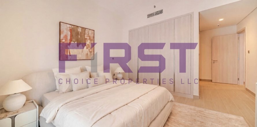 Apartment de 2 dormitorios en  Yas Island, UAE No. 224366