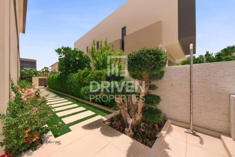 Villa de 4 dormitorios en Golf Place, UAE No. 212024 4