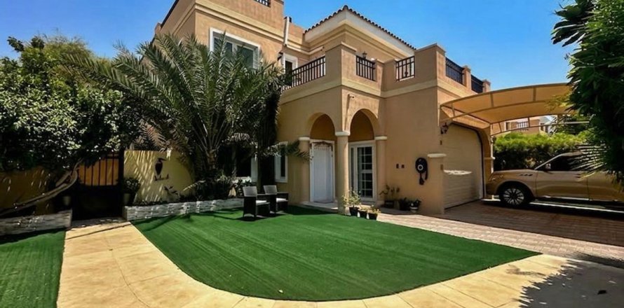 Villa de 5 chambres à Dubai, UAE No. 205705