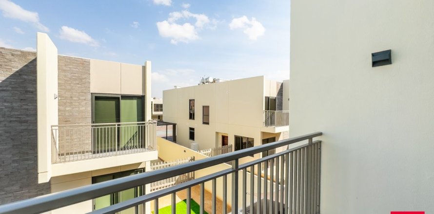 Townhouse de 3 dormitorios en Dubai, UAE No. 205057