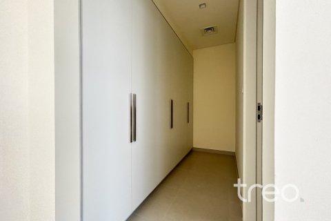 Вилла с 4 спальнями в EMAAR South, ОАЭ №222728 7