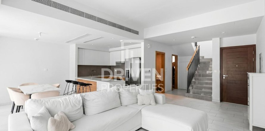 Вилла с 3 спальнями в Villanova, ОАЭ №225690