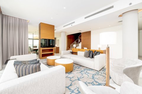 Hotel Apartamento de 3 dormitorios en Deira, UAE No. 197450