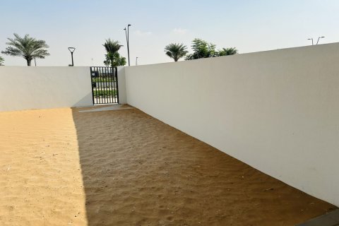 Townhouse de 3 dormitorios en EMAAR South, UAE No. 168273 7