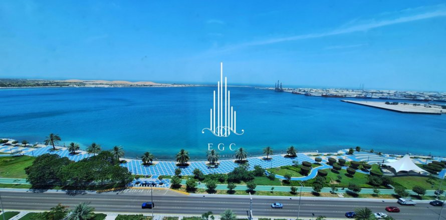 Квартира с 2 спальнями в Corniche Road, ОАЭ №23303