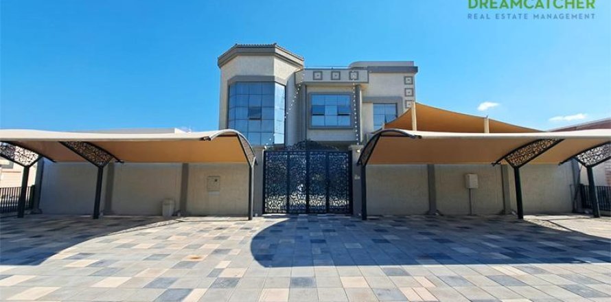 8 bedrooms Villa in Seih Al Ghubb, UAE No. 20206