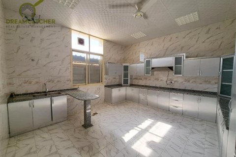 8 bedrooms Villa in Seih Al Ghubb, UAE No. 20206 5