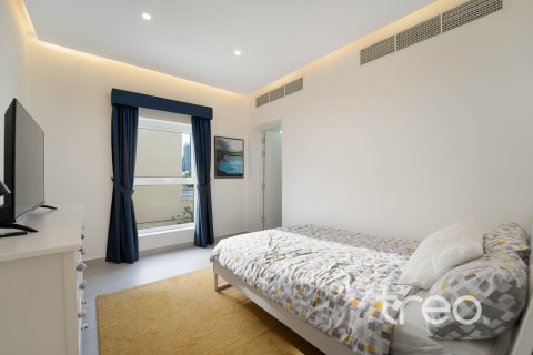 4 bedrooms Villa in Meadows 1, UAE No. 220753 17