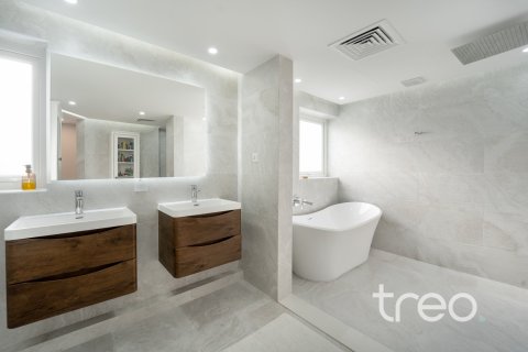 4 bedrooms Villa in Meadows 1, UAE No. 220753 12