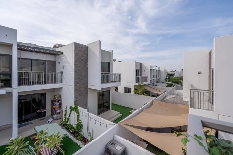 3 bedrooms Townhouse in Dubai, UAE No. 195619