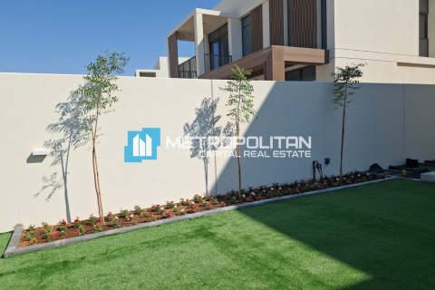 Villa de 4 chambres à Abu Dhabi, UAE No. 136223 17