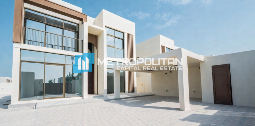 Villa de 4 chambres à Abu Dhabi, UAE No. 136223