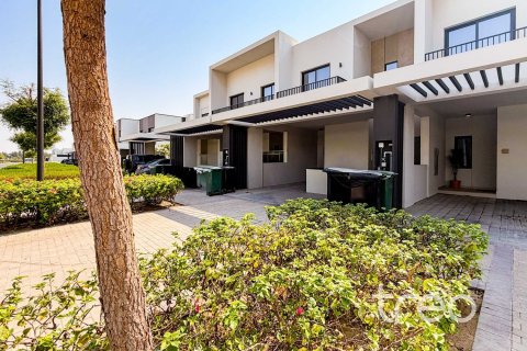Villa de 3 chambres à EMAAR South, UAE No. 225014 10