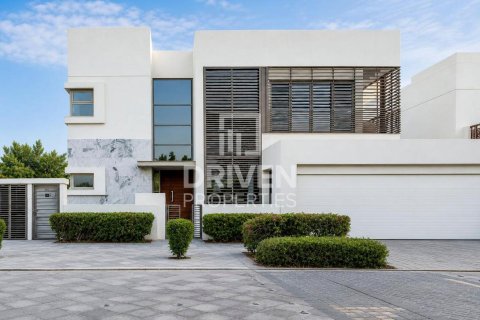 Villa de 5 dormitorios en District One, UAE No. 212127 24
